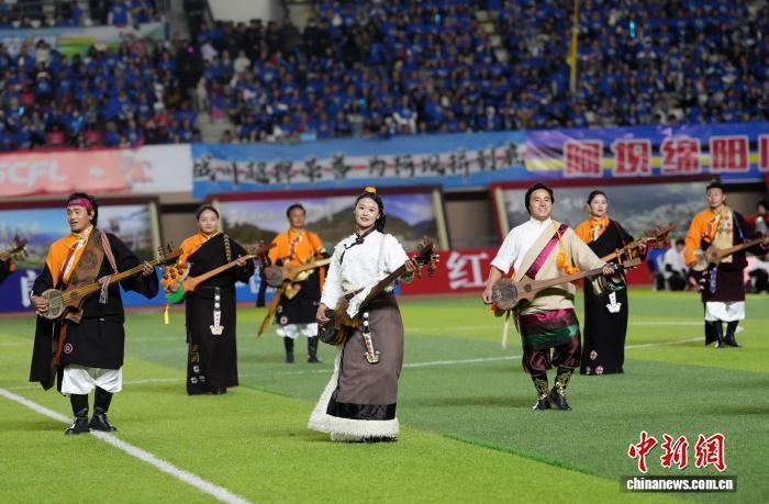 赛场内的出, 阿坝州雪山, 安源